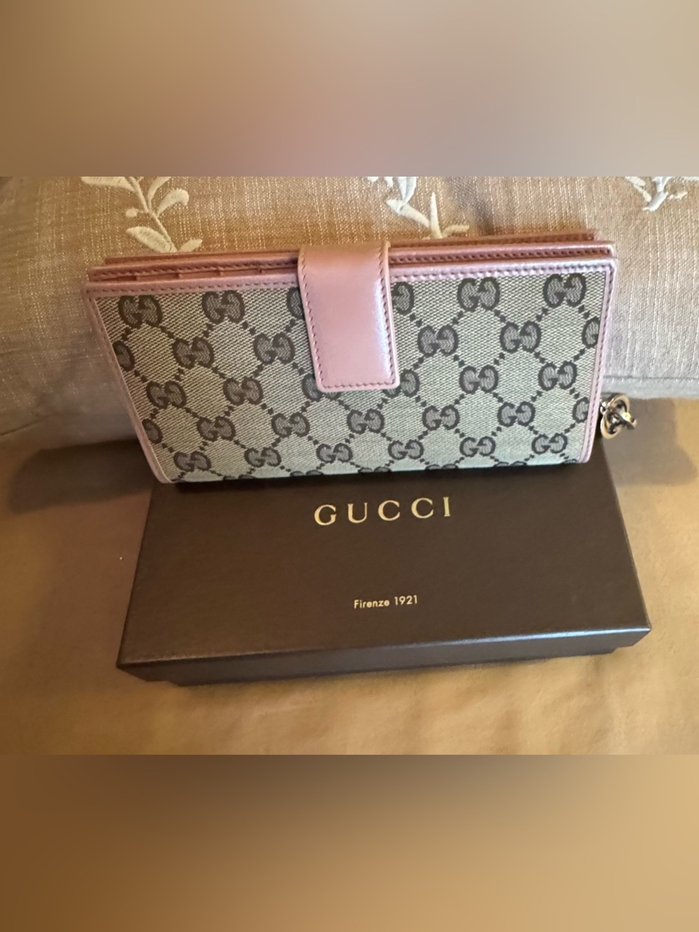 Gucci Beige GG Canvas Wallet with Pink Leather Trim - Picture 5 of 7